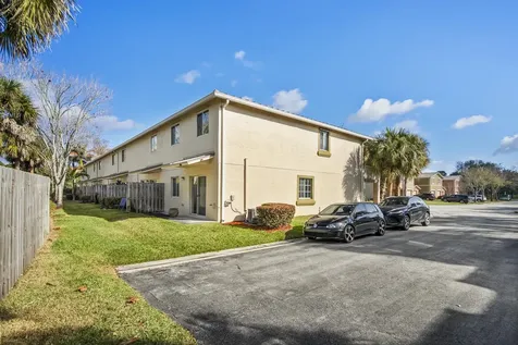 324 Se Bloxham Way Stuart FL 34997