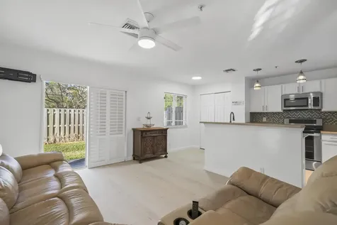 324 Se Bloxham Way Stuart FL 34997