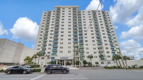 3000 S Ocean Drive Hollywood FL 33019