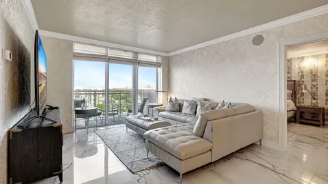 3000 S Ocean Drive Hollywood FL 33019