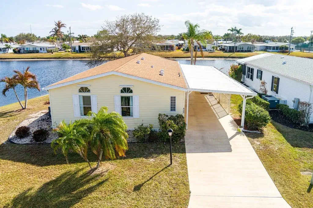 8125 Meadowlark Lane Port Saint Lucie FL 34952