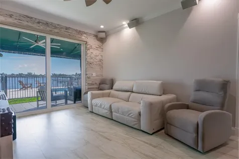 318 N Lake Drive Lantana FL 33462