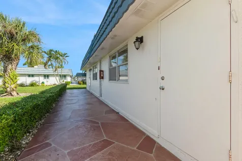 98 Waterford Delray Beach FL 33446