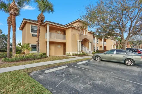 8266 Mulligan Circle Port Saint Lucie FL 34986