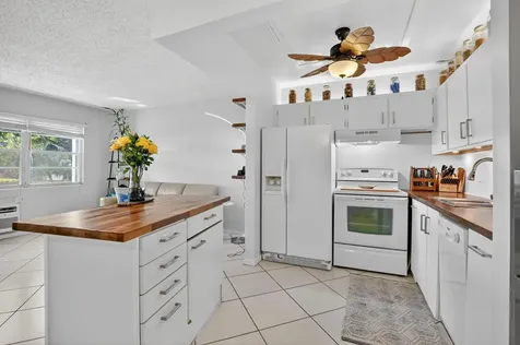 290 Oakridge Q Deerfield Beach FL 33442