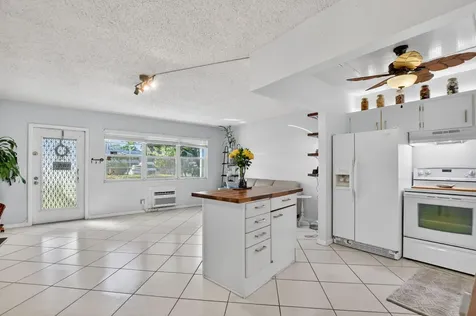 290 Oakridge Q Deerfield Beach FL 33442