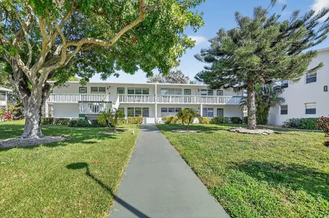 290 Oakridge Q Deerfield Beach FL 33442