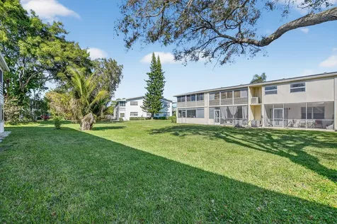 290 Oakridge Q Deerfield Beach FL 33442