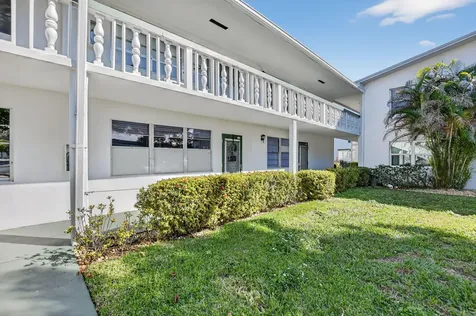 290 Oakridge Q Deerfield Beach FL 33442