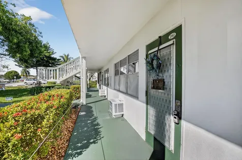 290 Oakridge Q Deerfield Beach FL 33442