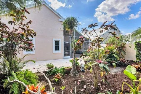9213 Heathridge Drive West Palm Beach FL 33411
