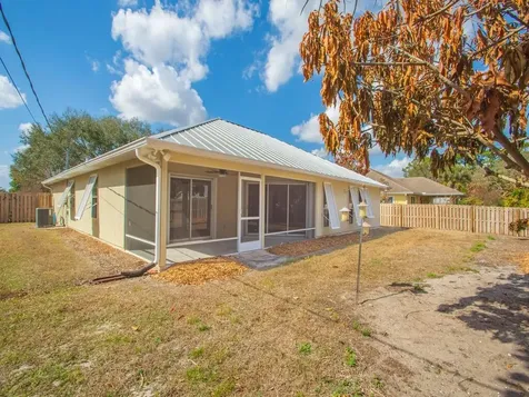 1726 16th Avenue Vero Beach FL 32962