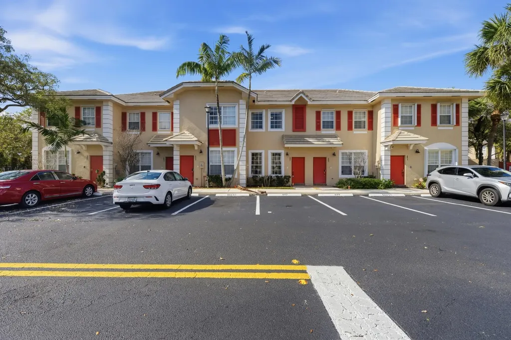 687 Nw 42nd Avenue Plantation FL 33317