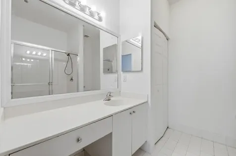 687 Nw 42nd Avenue Plantation FL 33317