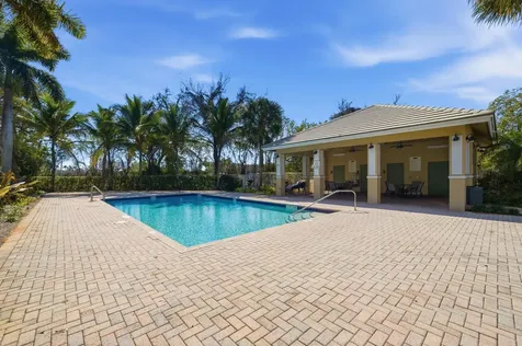 687 Nw 42nd Avenue Plantation FL 33317