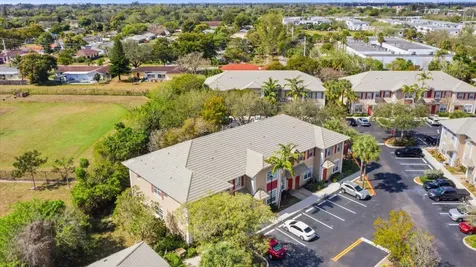 687 Nw 42nd Avenue Plantation FL 33317