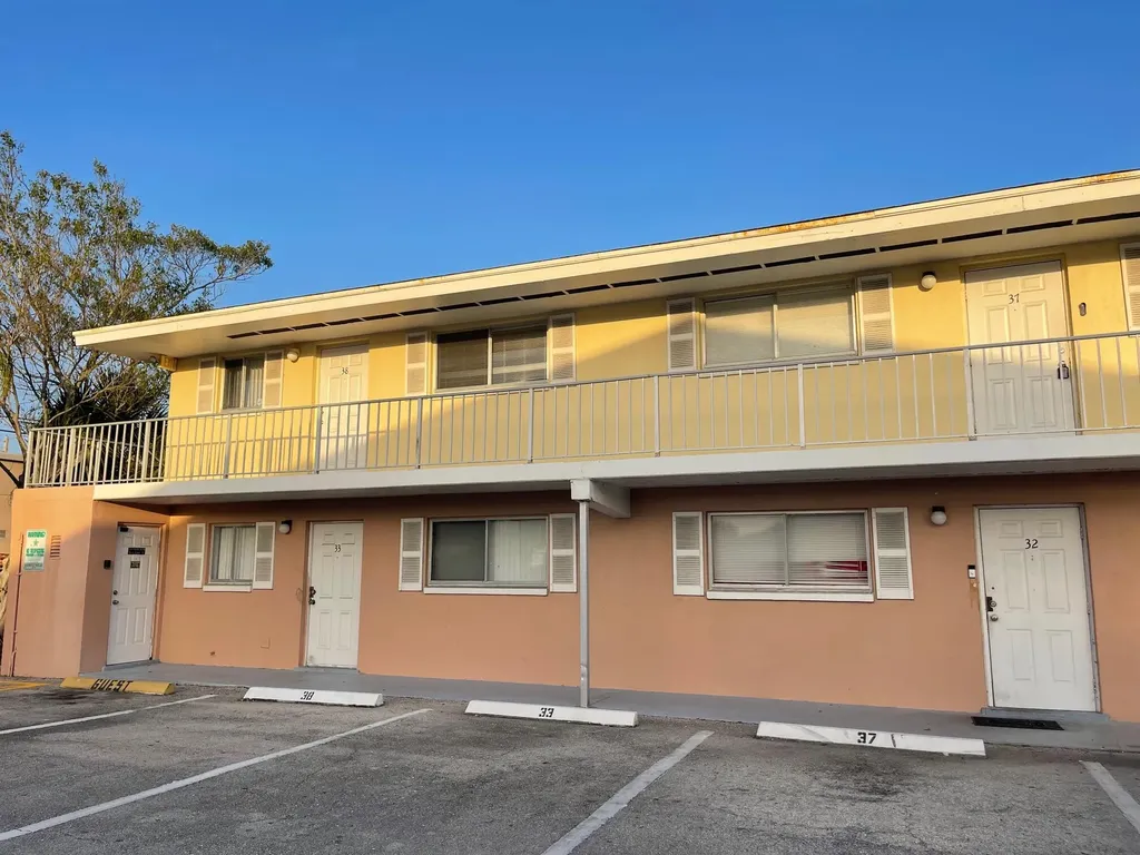 1501 Crescent Circle Lake Park FL 33403