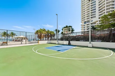 600 NE 36th Street Miami FL 33137