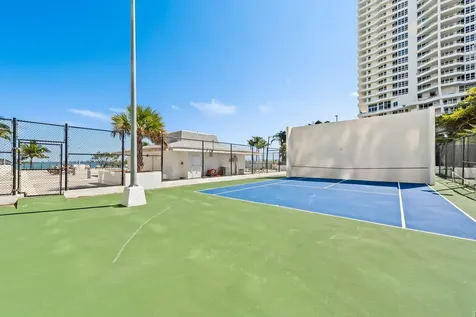 600 NE 36th Street Miami FL 33137