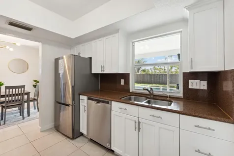 428 Se 2nd Street Deerfield Beach FL 33441