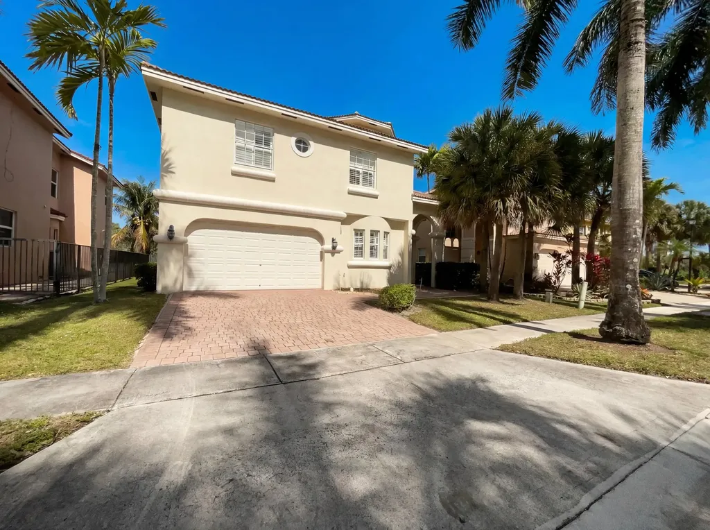 12431 Sw 1st Street Plantation FL 33325