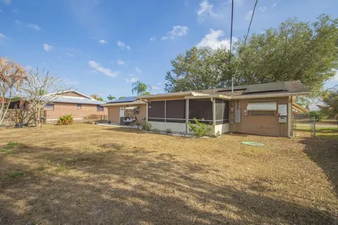 1686 Se Biddle Lane Port Saint Lucie FL 34983