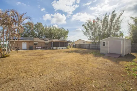 1686 Se Biddle Lane Port Saint Lucie FL 34983