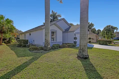 357 Hammocks Trail Greenacres FL 33413