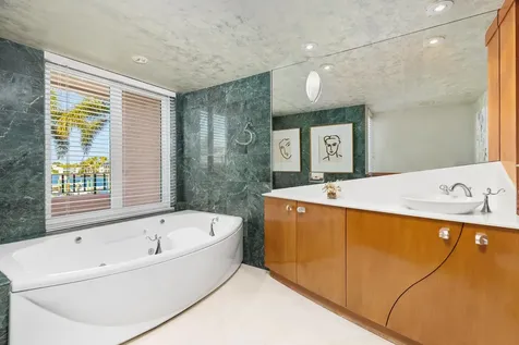 140 Se 5th Avenue Boca Raton FL 33432