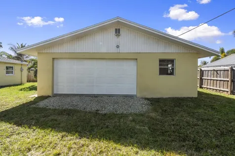 924 Se Dolphin Drive Stuart FL 34996