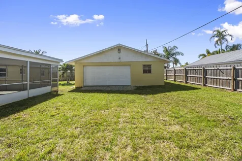 924 Se Dolphin Drive Stuart FL 34996