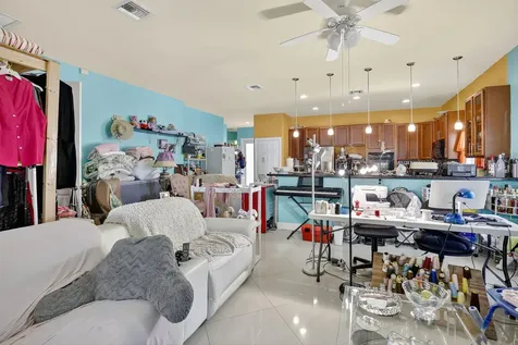 261 Ne 41st Street Oakland Park FL 33334