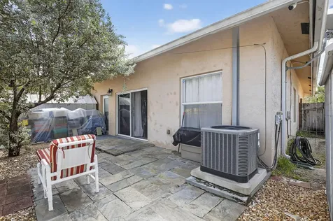 261 Ne 41st Street Oakland Park FL 33334