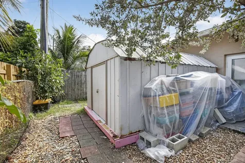 261 Ne 41st Street Oakland Park FL 33334