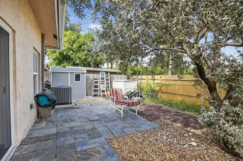 261 Ne 41st Street Oakland Park FL 33334