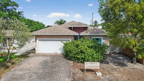 261 Ne 41st Street Oakland Park FL 33334