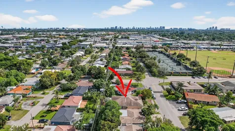 261 Ne 41st Street Oakland Park FL 33334