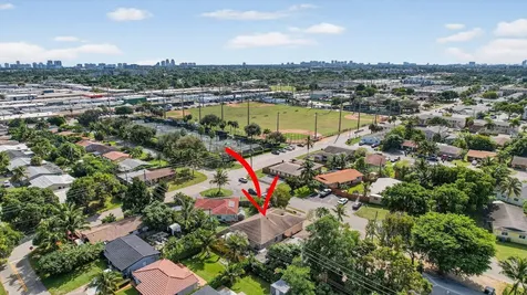 261 Ne 41st Street Oakland Park FL 33334