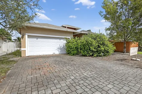 261 Ne 41st Street Oakland Park FL 33334
