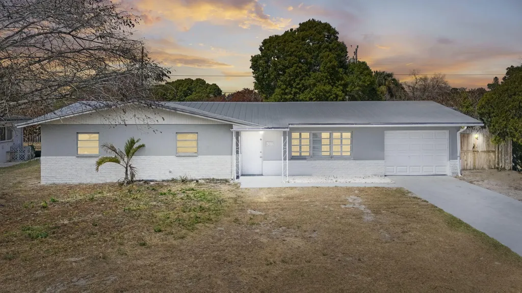 306 Riomar Drive Port Saint Lucie FL 34952