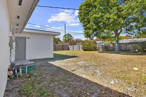 306 Riomar Drive Port Saint Lucie FL 34952
