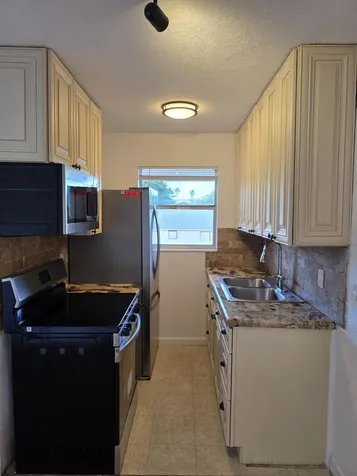 201 S J Street Lake Worth Beach FL 33460