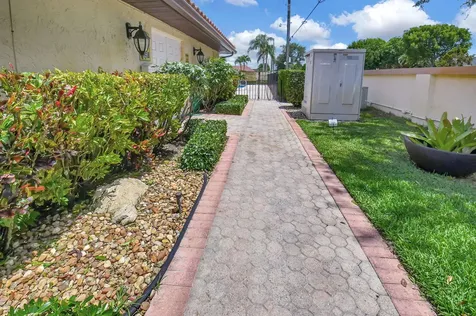 10260 Greentrail Drive Boynton Beach FL 33436