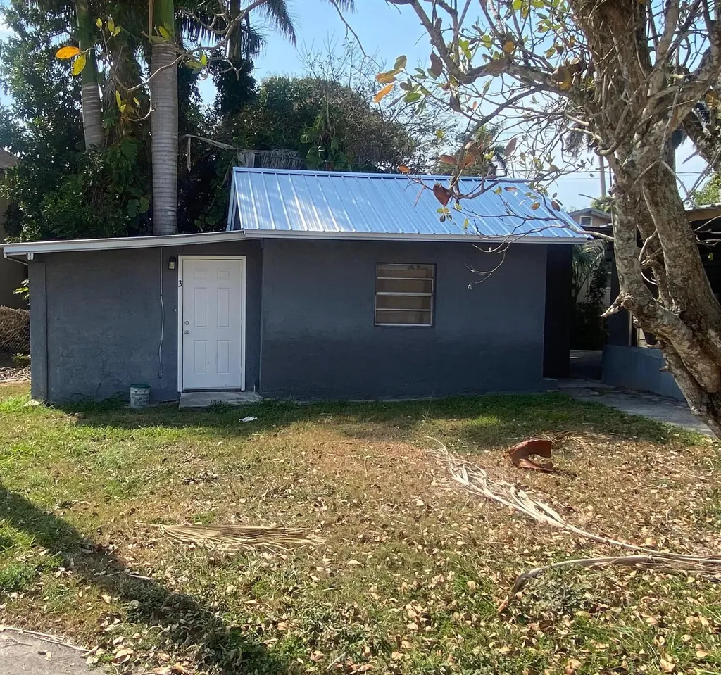 494 Bacom Point Road Pahokee FL 33476
