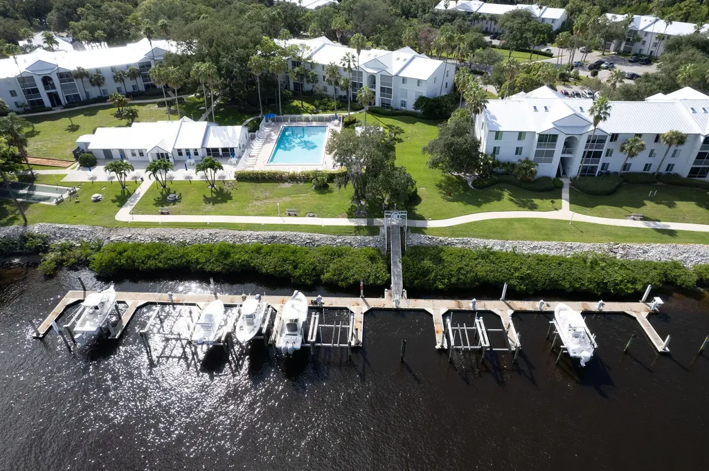 2502 SE Anchorage Cove Port Saint Lucie FL 34952