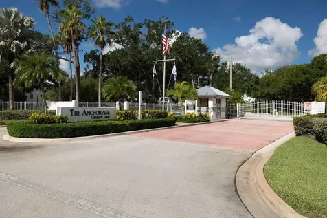 2502 SE Anchorage Cove Port Saint Lucie FL 34952