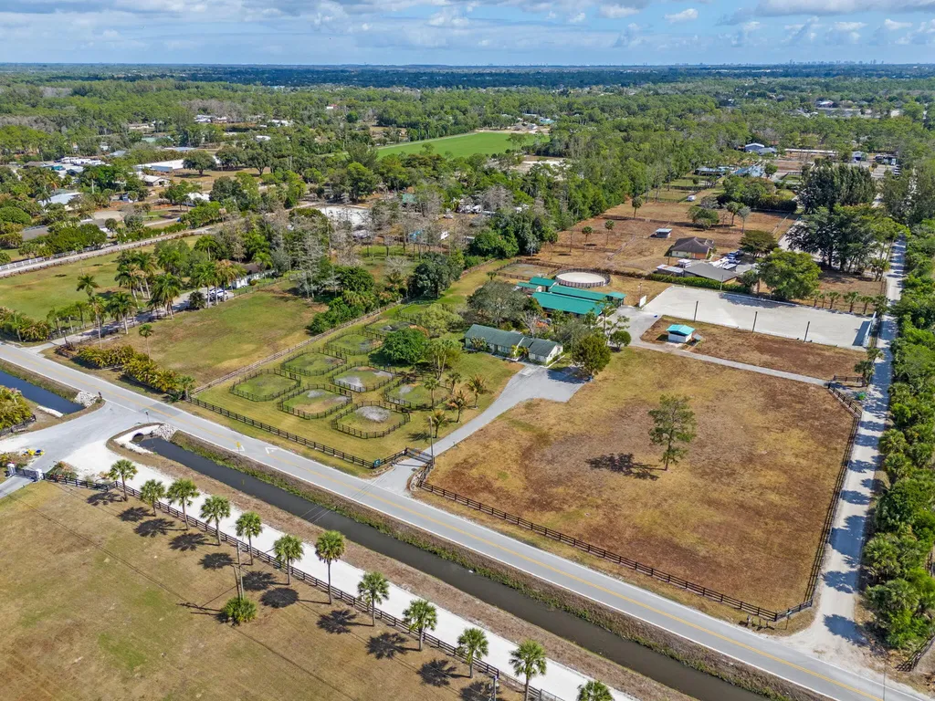 1230 F Road Loxahatchee Groves FL 33470