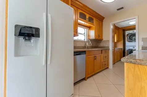 425 Palo Alto Drive Palm Springs FL 33461