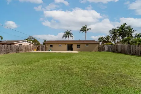 425 Palo Alto Drive Palm Springs FL 33461