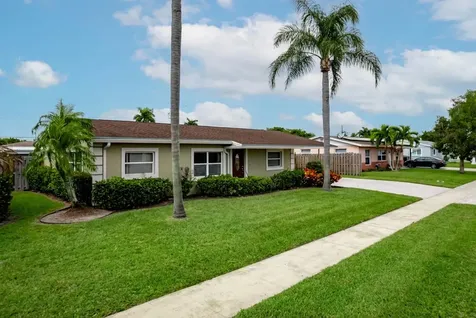 425 Palo Alto Drive Palm Springs FL 33461
